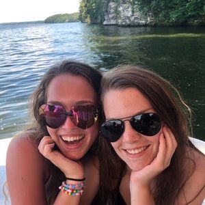 Meet your Posher, Clara